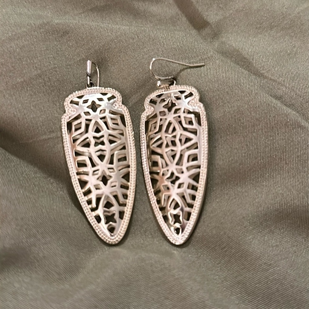 Kendra Scott Arrowhead Earrings